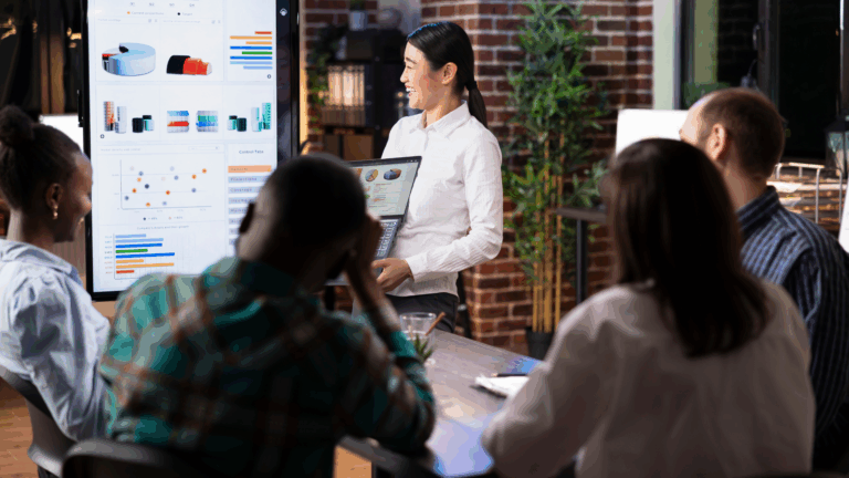 cómo-funciona-embedded-analytics-en-aplicaciones-empresariales-it-nova