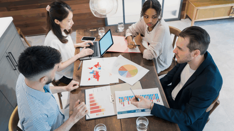 talento-TI-colombiano-trabajando-en-tecnología-it-nova